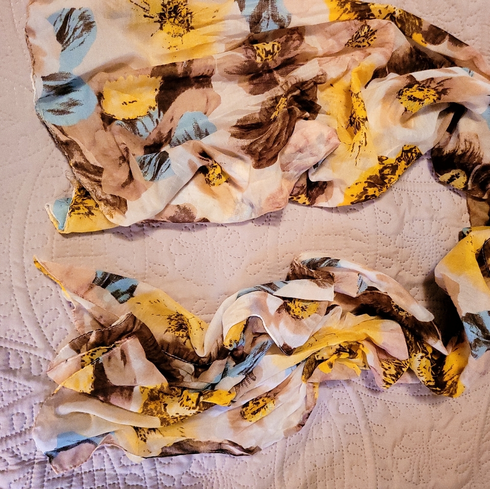 Scarf - Picture 4 of 4